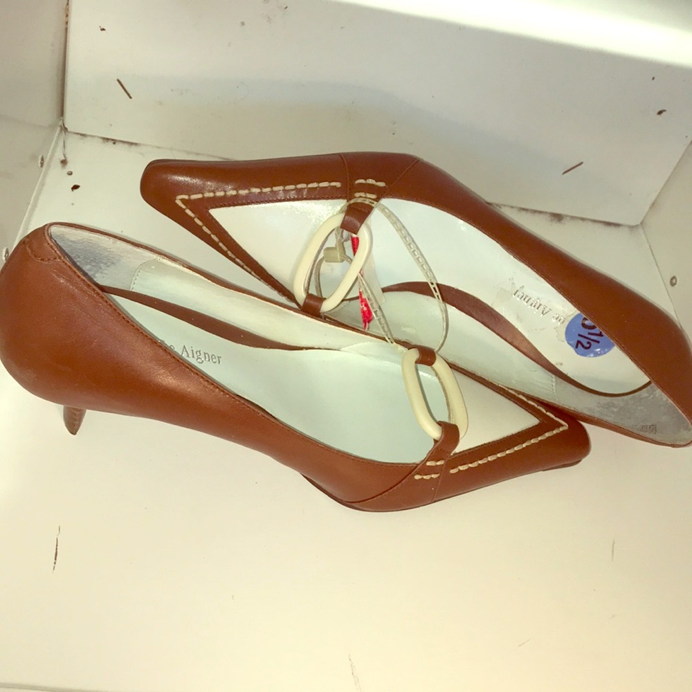 Women’s shoe size 6.5